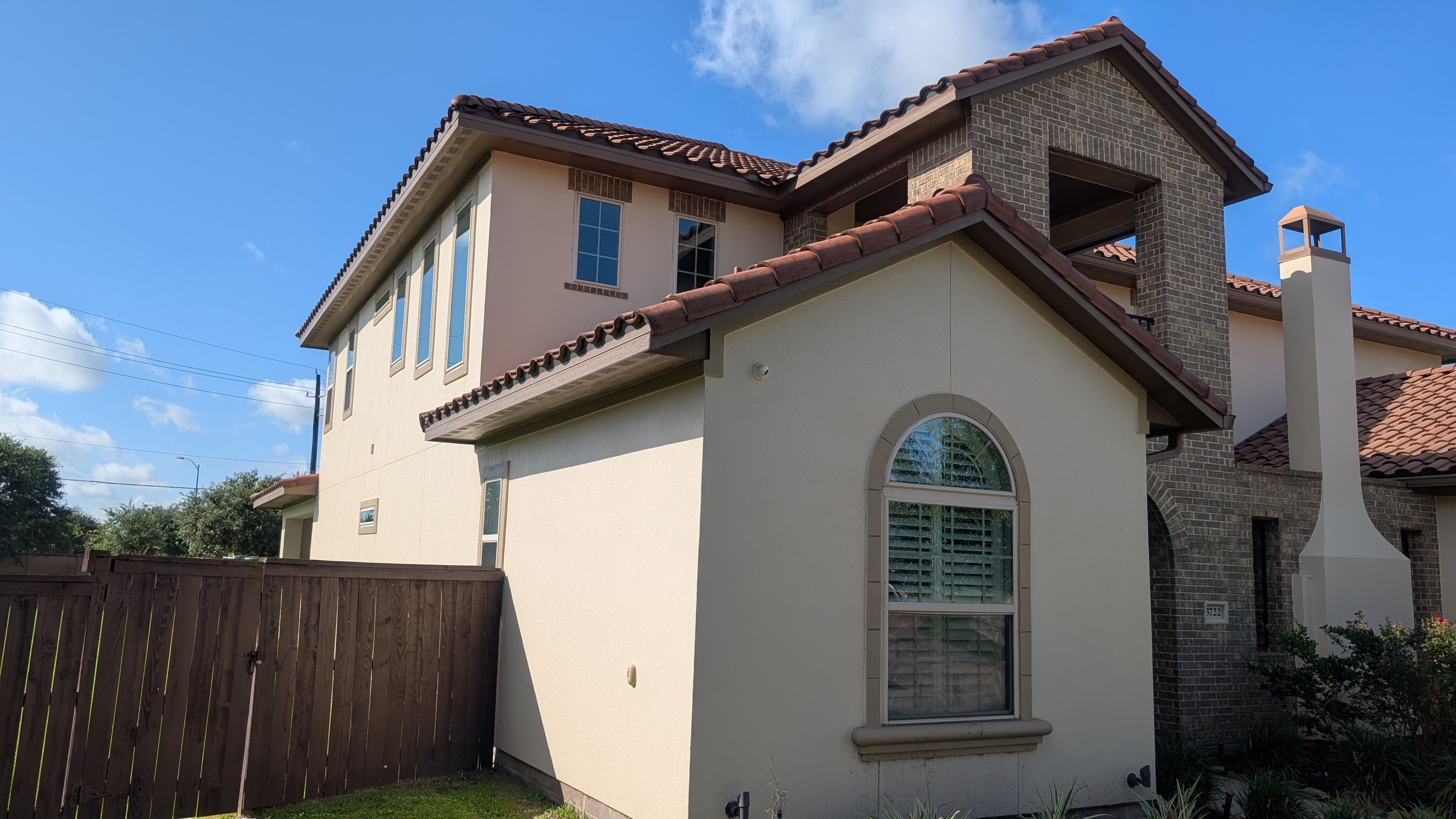 5550 Creekmont Drive, Houston, Texas 77091